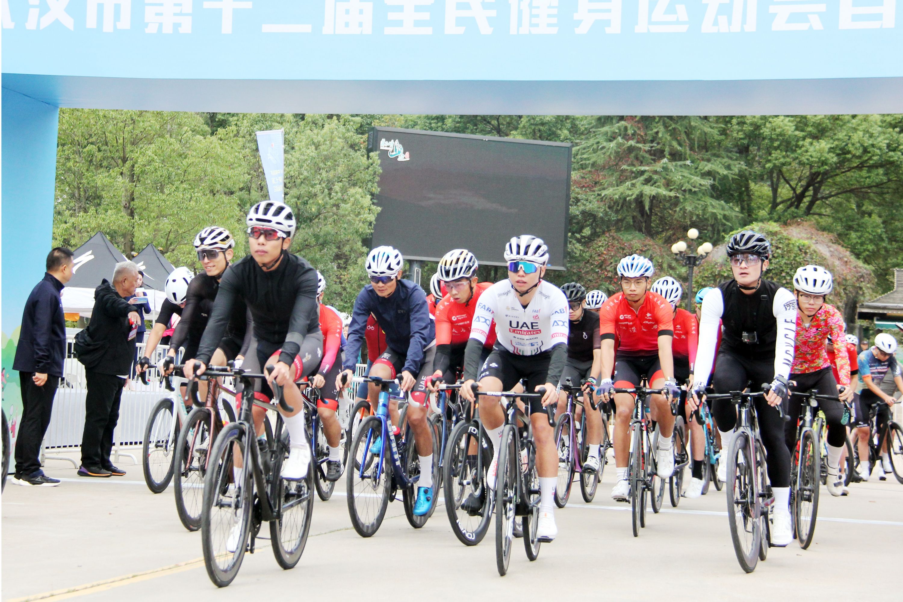 关于全国自行车绕城赛，骑行体验城市的脉搏的信息