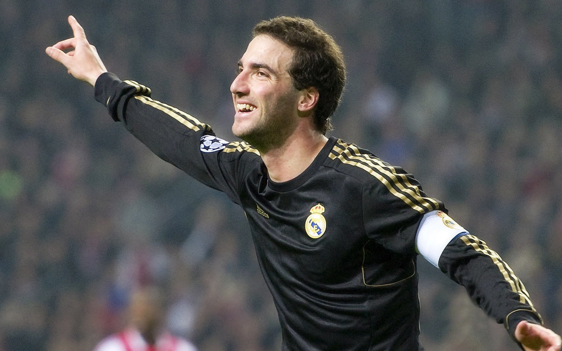 湖人首次在主场开设“怀旧专区”，播放经典比赛回放，湖人主场see you again